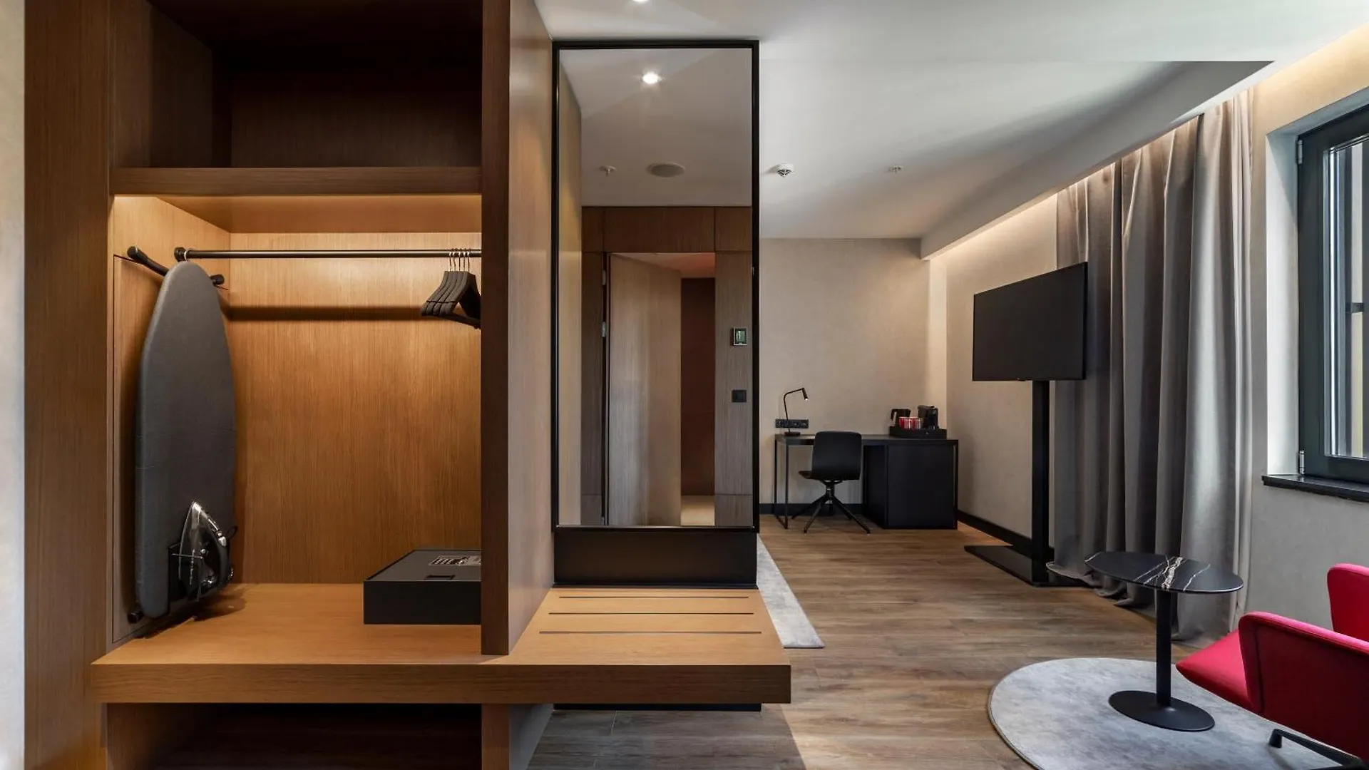 Radisson Red Tbilisi Hotel 5*,