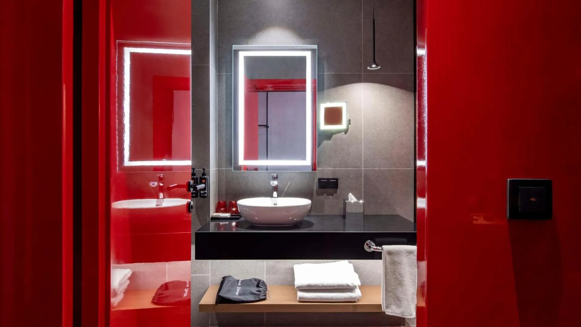 Radisson Red Tbilisi Hotel 5*,