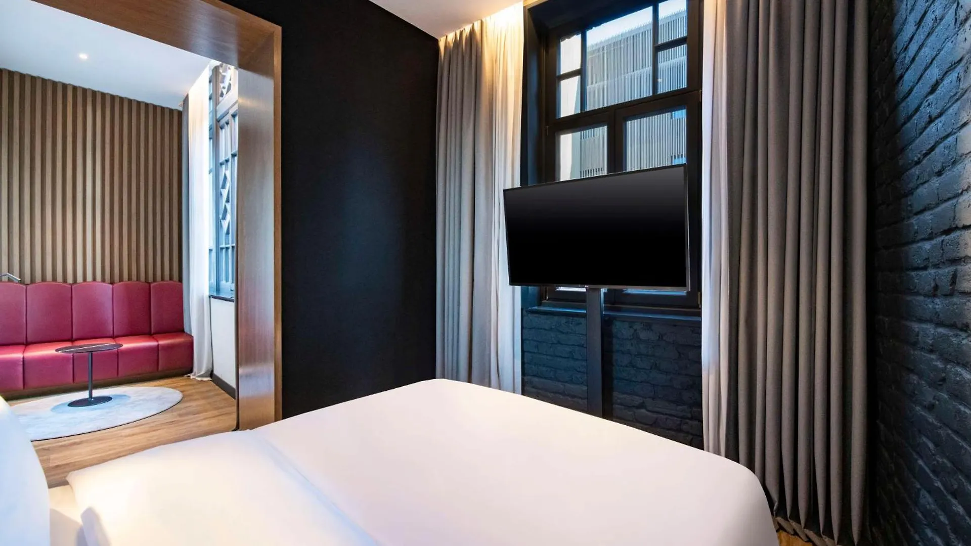 Radisson Red Tbilisi Hotel 5*,
